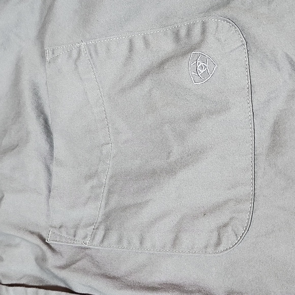 ARIAT EMBROIDERED THE FORT WESTERN PATCH BUTTON-DOWN LONG-SLEEVED SHIRT - Picture 2 of 15